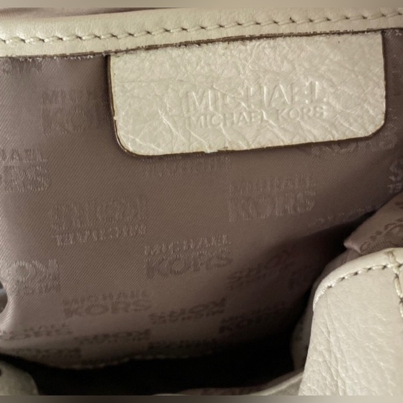 Michael Kors Leather Hobo Bag Cream w Goldtone Hardware Drawstring Snap Close L - Picture 6 of 8